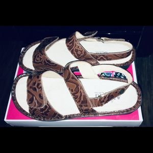 Algeria Sandels, never worn, size 40 (10 US)